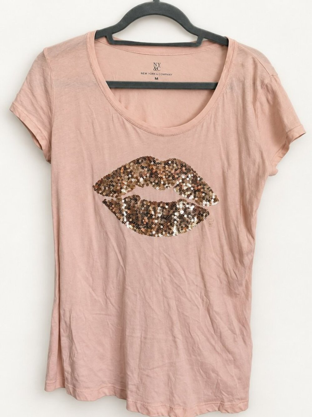 NY&C Blush Pink Sequin Lips Graphic Tee Size M